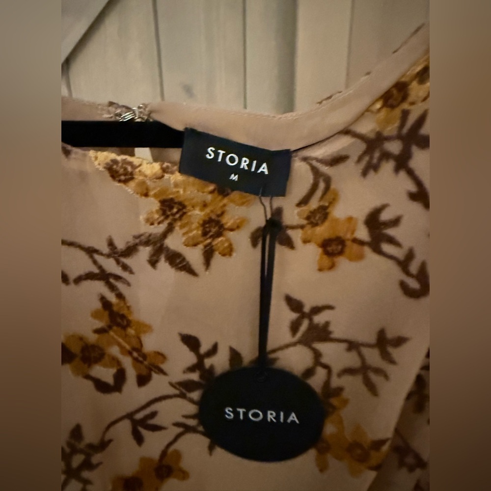 NWT Storia Velvet Floral Burnout Peplum Blouse - Picture 2 of 8